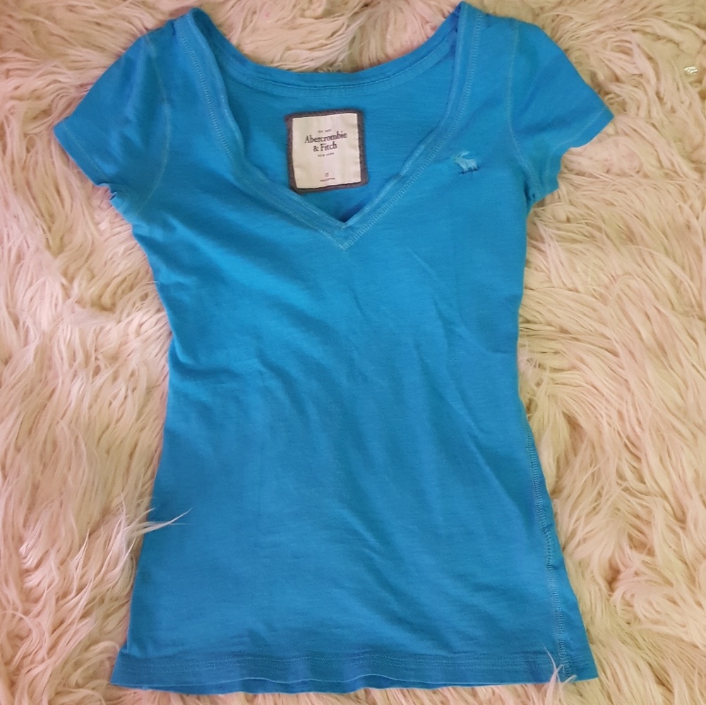 Abercrombie and fitch t-shirt